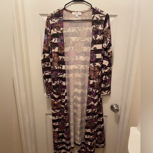 LulaRoe Sarah Cardigan - Picture 3 of 4